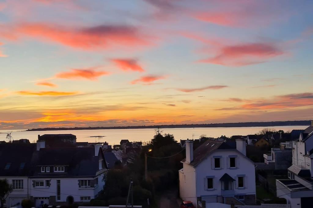 Le Perchoir, Belle Vue Mer Apartment กงการ์โน ภายนอก รูปภาพ