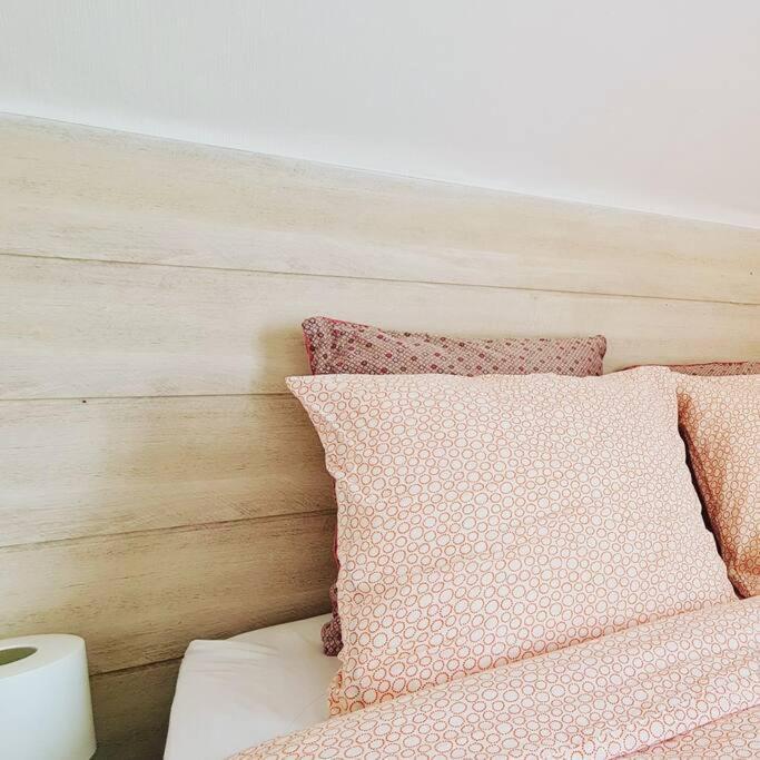 Le Perchoir, Belle Vue Mer Apartment กงการ์โน ภายนอก รูปภาพ